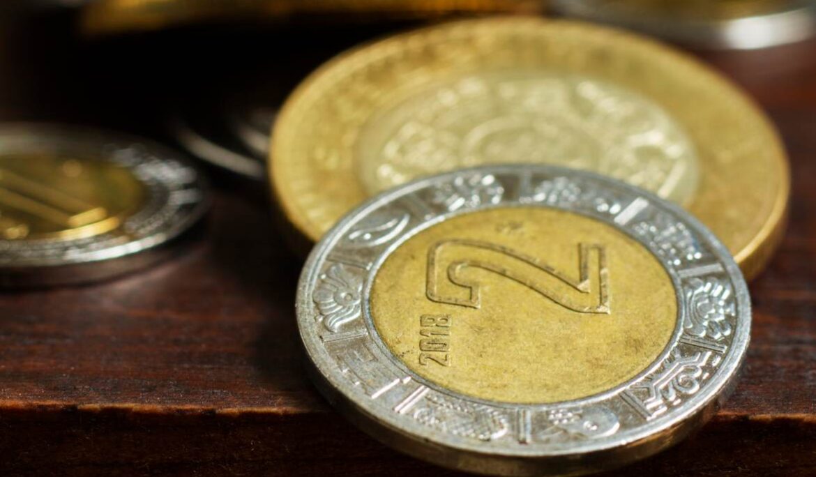 Peso mexicano pierde terreno